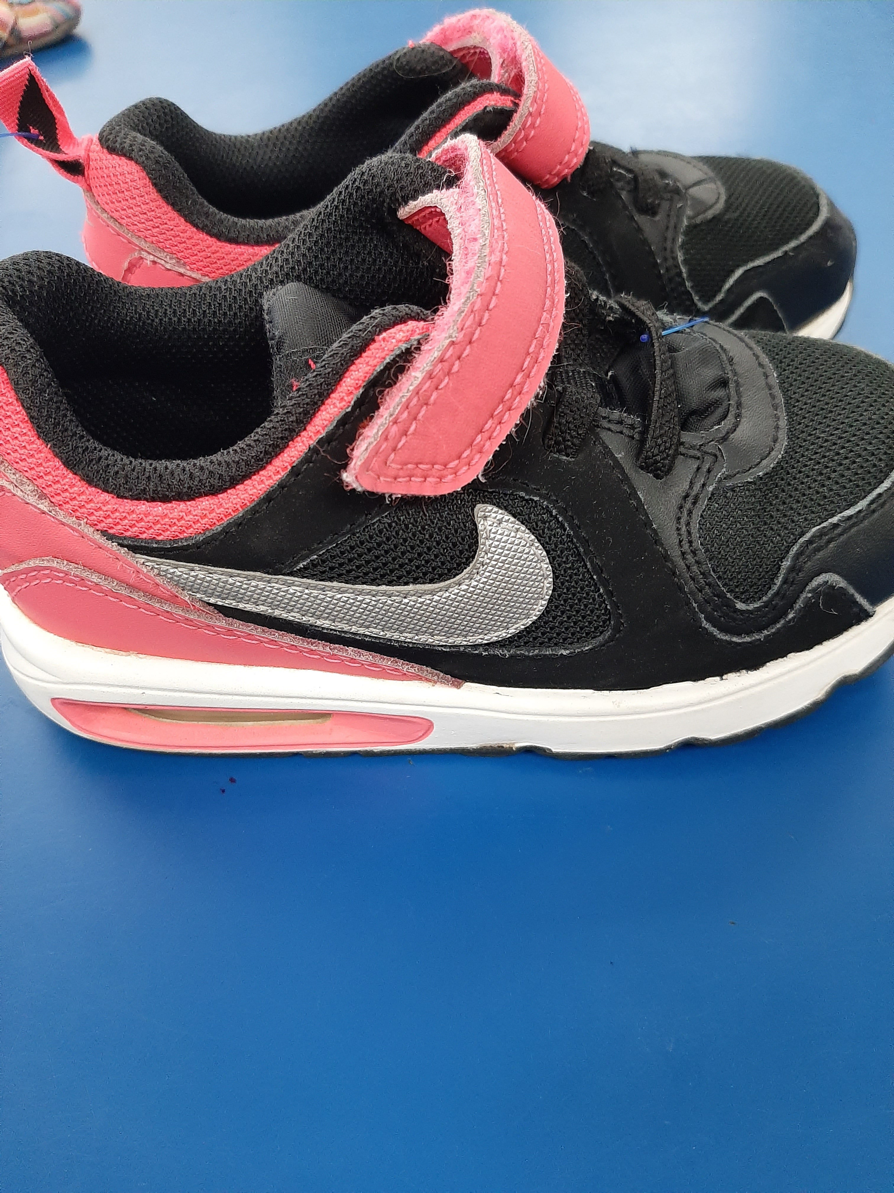 NIKE Pink and Black Sneakers sz 10