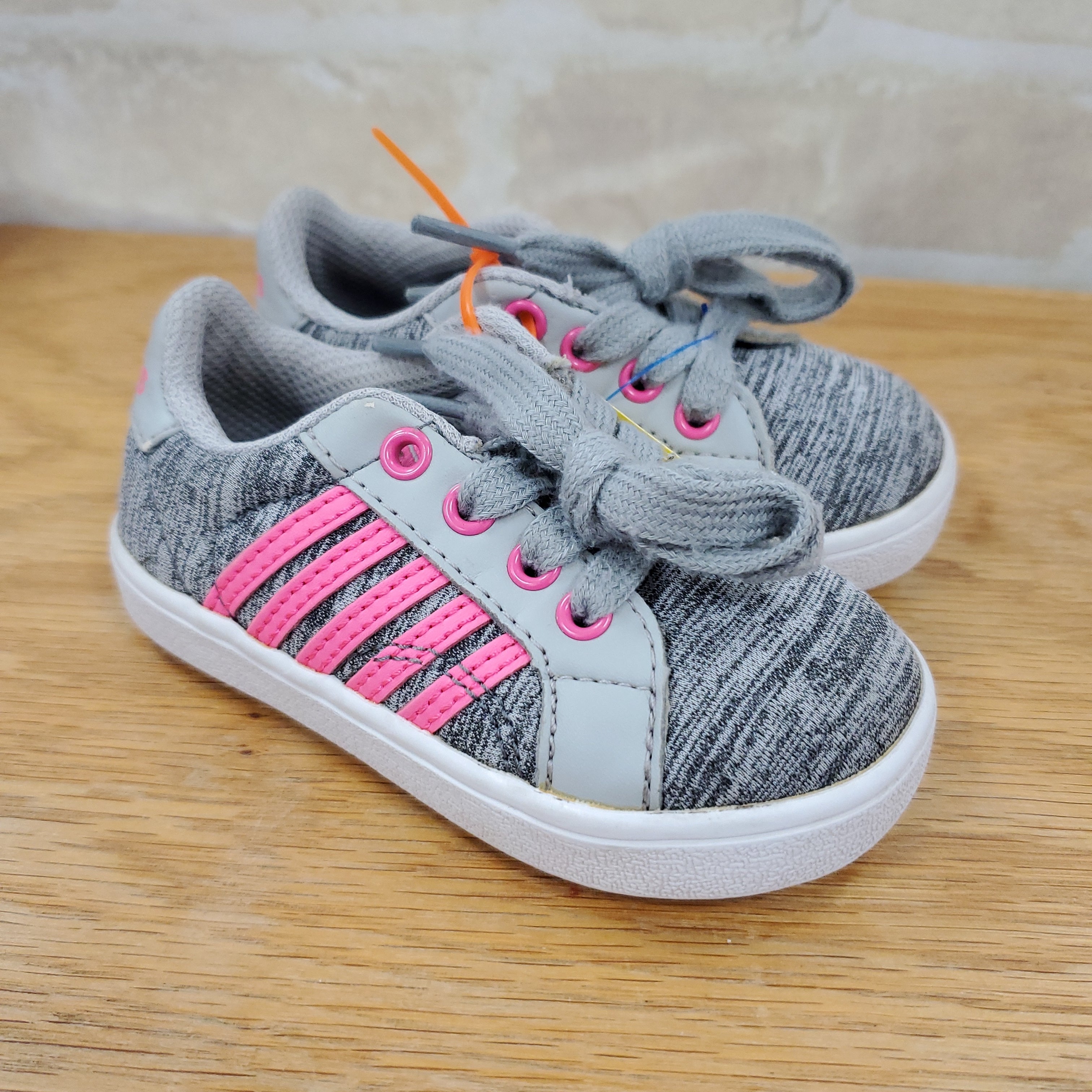 Swiss girl tennis shoes gray/pink tie 4.5