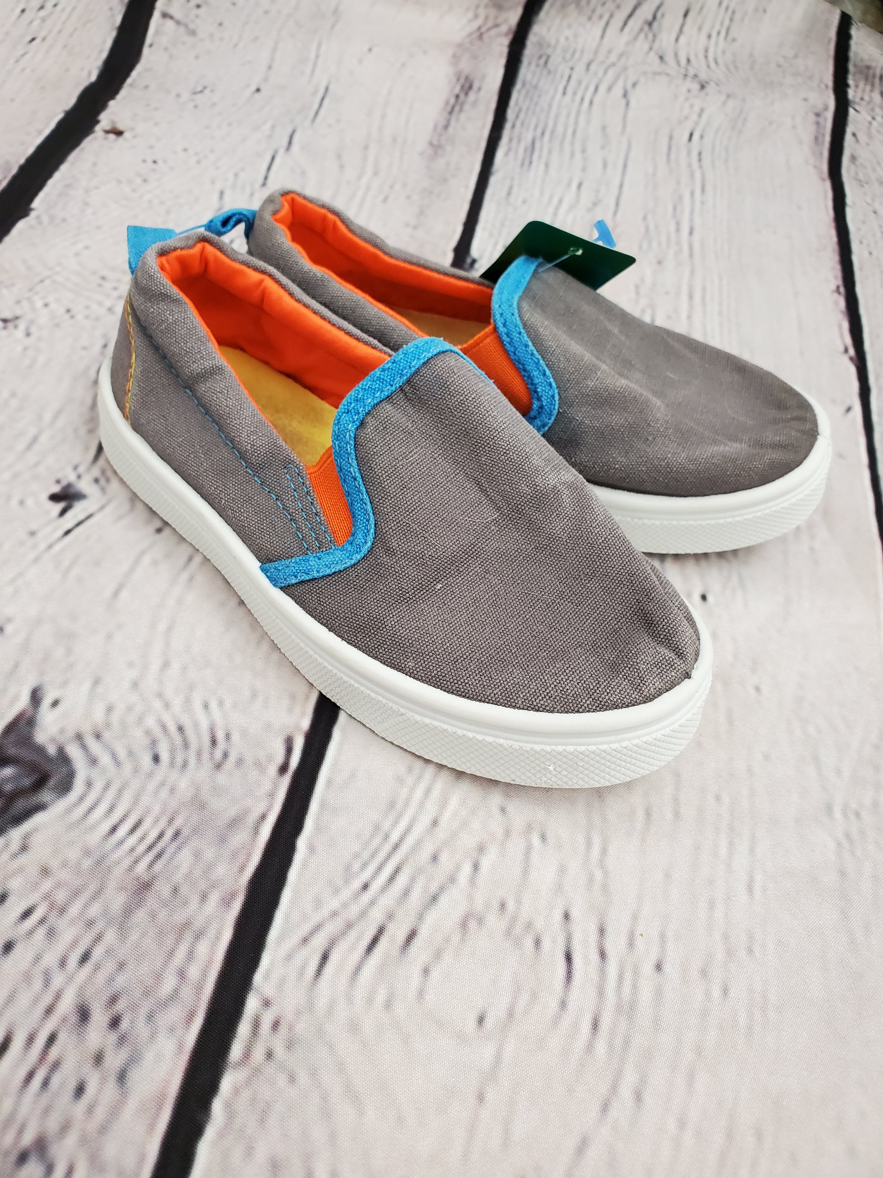 Oomphies boys shoes gray slip ons 9
