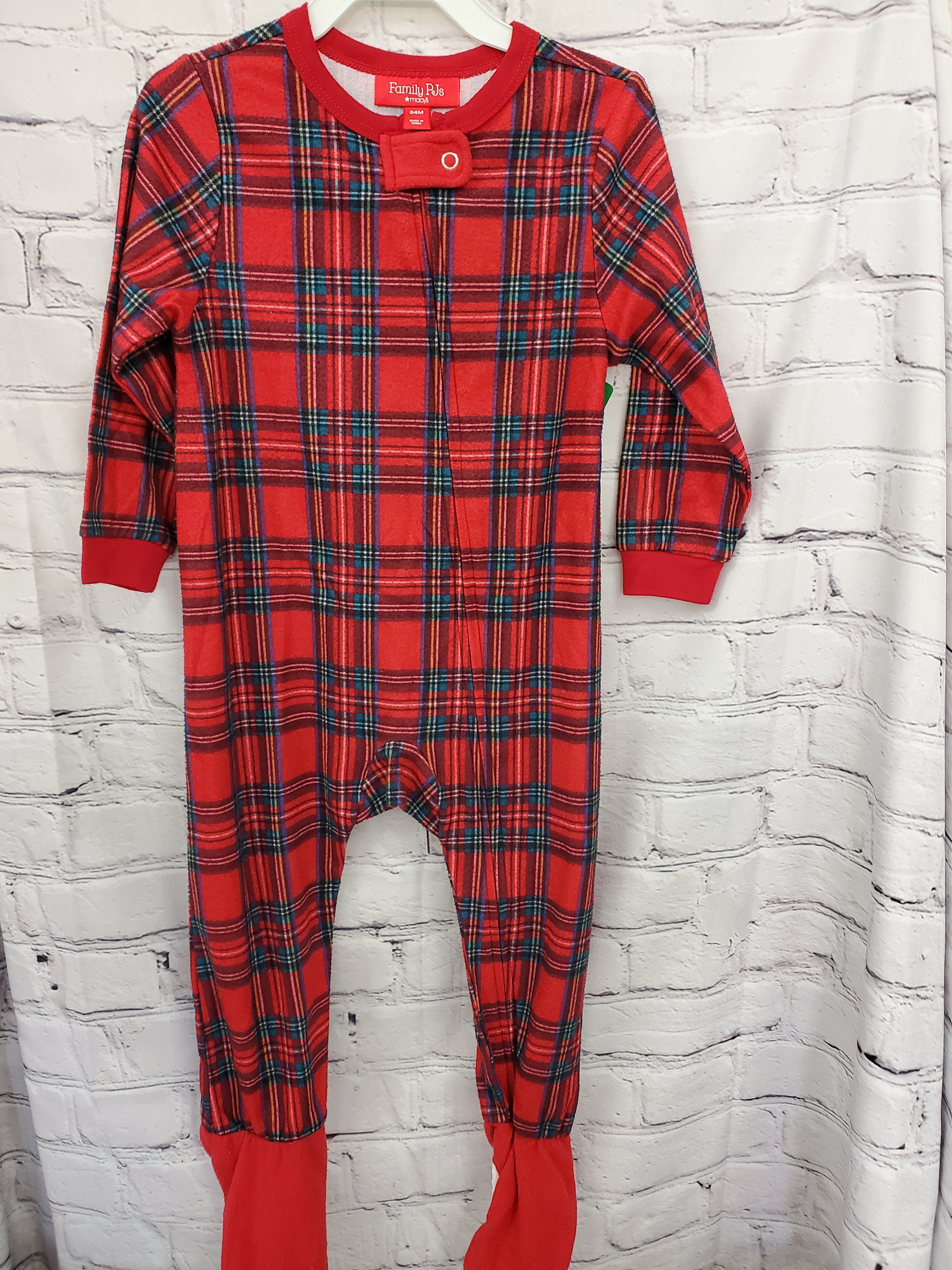 Macy's boys/girls family pjs red plaid footed 24m