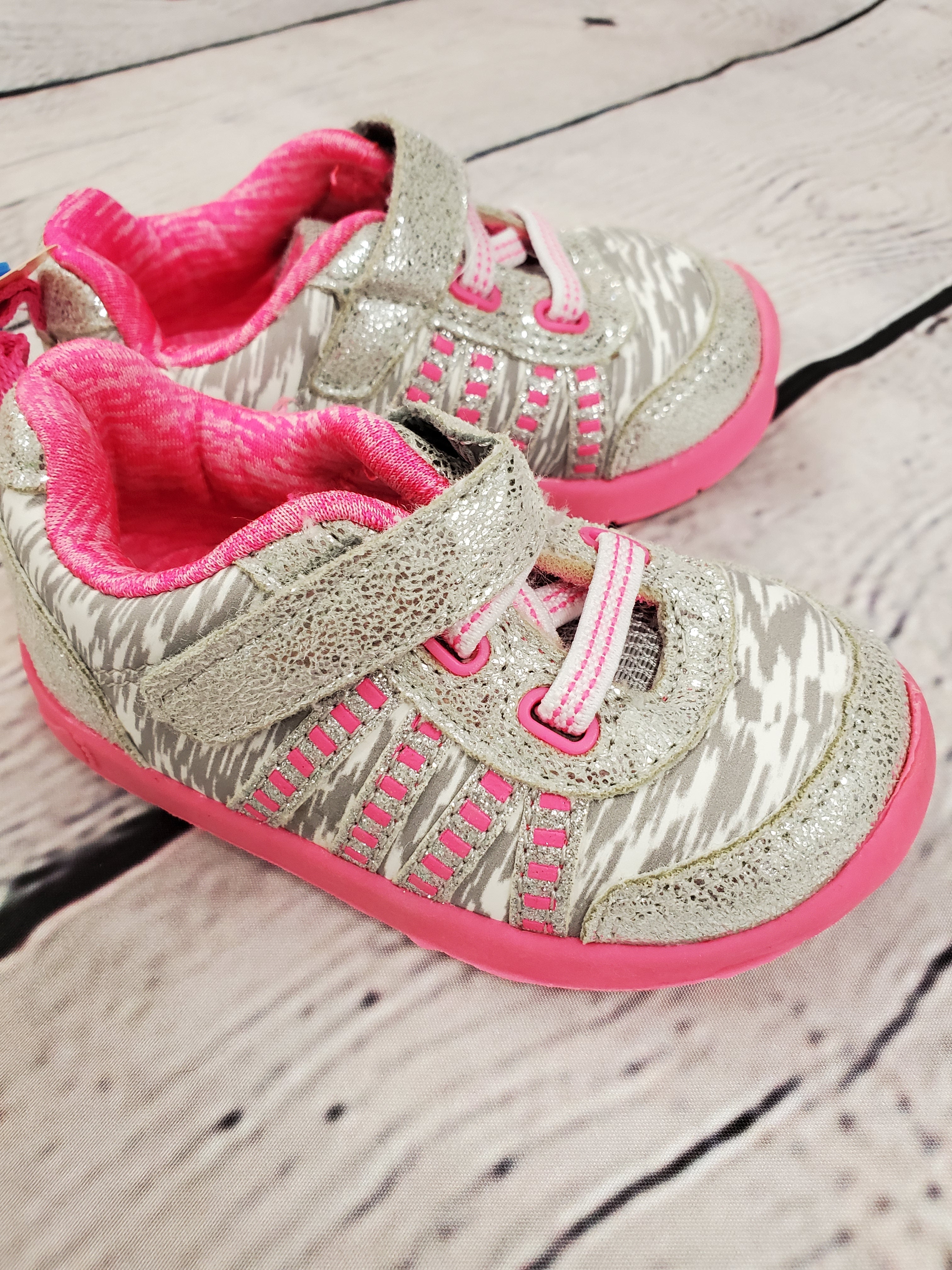 Garanimals infant girl tennis shoes velcro silver/pink 4