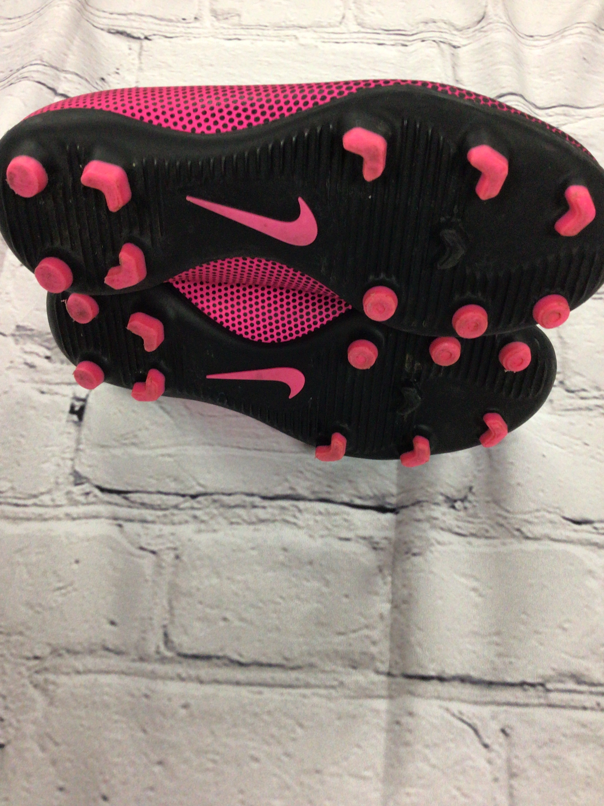 Nike Girls Soccer Cleats Pink Dot sz 11 c